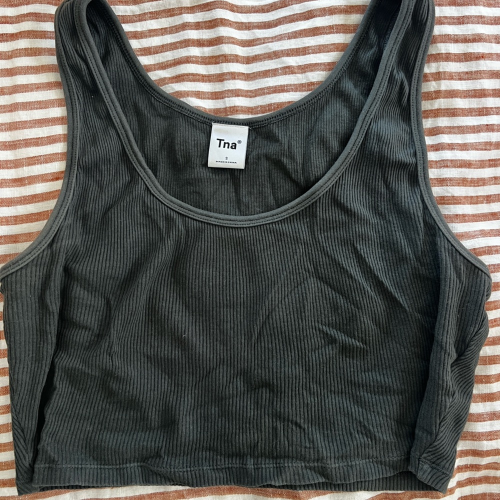 Aritzia TNA tank top